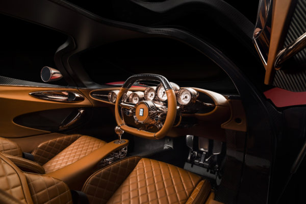 De-Tomaso-P72-Interior-600x400