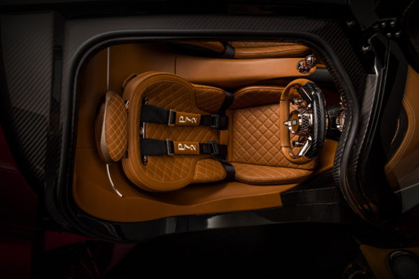 De-Tomaso-P72-Interior-Seat-600x400